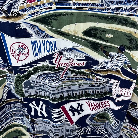 MLB Reyn Spooner Men's XL New York Yankees Scenic Short Sleeve Button Down Shirt - Picture 4 of 8